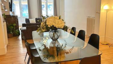 L'Elegant Paradoux - 3 sdb - 2 wc - Ascenseur - Parking - Plein Centre - Foto 4