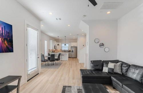 Luxury Charming 3BR 3Bath Free Wi-FI 8 Guests, Gated Home, Houston Downtown - Photo 17