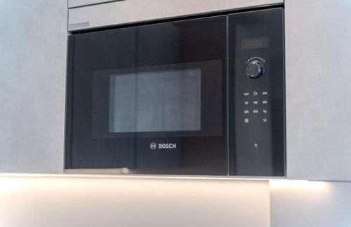 Luxuary 2BR Apt Sleeps 9, Wembley and Park Views - Photo 9