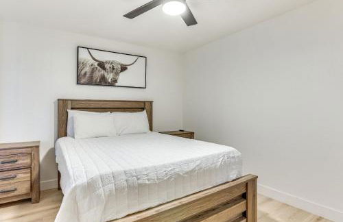 Pool, Basketball and BBQ! Glendale Group Getaway - Foto 12