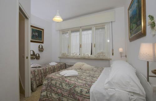 Huge Holiday Home in Marina di Castagneto Carducci near Sea - Foto 42