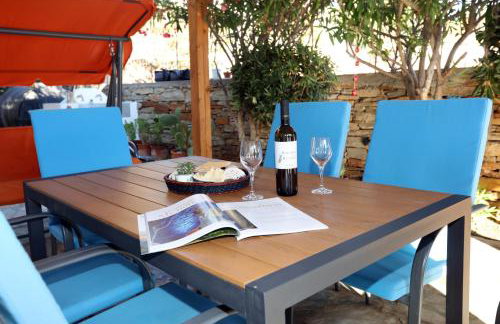 Ruby's summer house with spacious garden and free parking - Foto 48