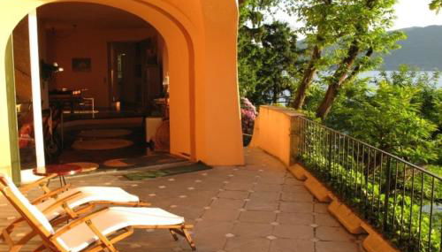 Stunning architectural villa with direct access to lake - Foto 3