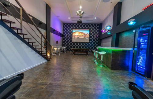 Luxury Vacation Villa - Photo 17