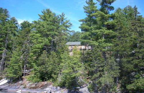 Amazing Lakefront Cabin in the Woodlands near Bangor, Maine - Foto 5