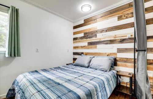 Tiny Woodland Cottage Retreat with Yard in Pelkie - Foto 7