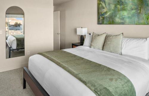 Gorgeous 2BD 2BA Pool,Gym,Htub near Convention Ctr - Foto 29