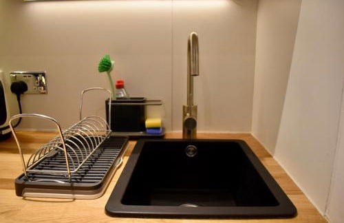 Stylish centrally-located studio with parking - Foto 14