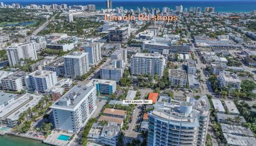 Lux Designer Apt 2BR and 2BA in the Heart of MIA Beach - Foto 3