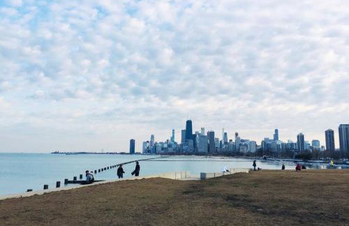 Entire Apartment in heart of Lincoln Park & Lake Sea and beach - Foto 16