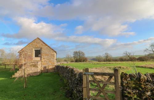 Little Barn - Photo 1