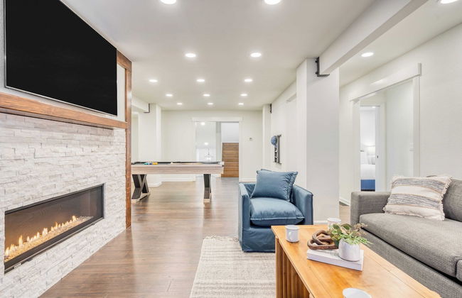 Explorer by Avantstay Close to Slopes! Game Room, Guest Suite, Hot Tub - Photo 15