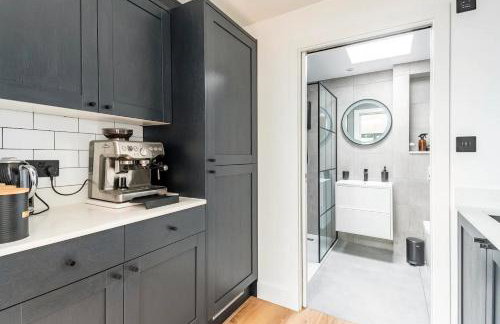 Modern Studio with parking in shared garden - Foto 8