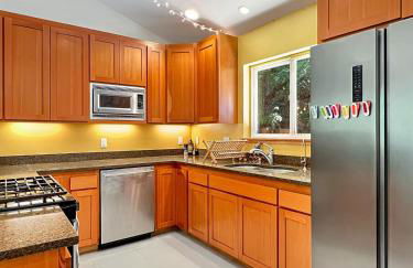 Cozy cabin deep in the redwoods with WiFi and Hot Tub - Foto 12