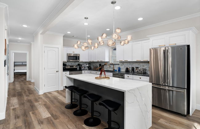 Lakefront Home w/ Pool, Spa, & Game Room! - Foto 4