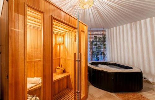 Sauna et Spa, piscine chauffée, Gîte le Carrousel - Photo 16