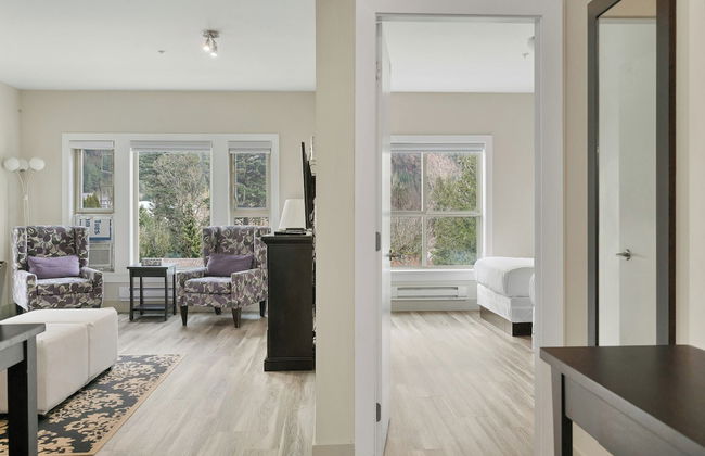 Breathtaking Bliss 2BR Penthouse - Photo 23