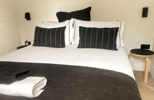 The Cabin at Barnstormers, luxury woodland setting - Foto 9