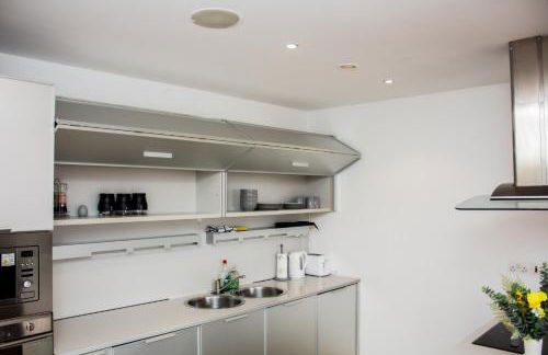 Modern 2 Bed City Center Apartment - Foto 12