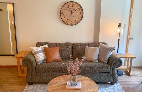 Ski-In Ski-out Luxury Condo with Hot Tub and pools - Foto 11