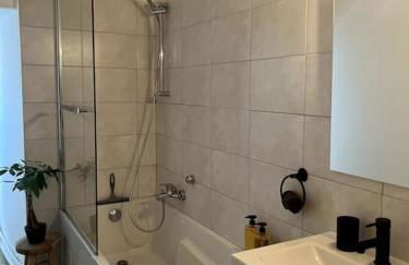 appartement cosy et lumineux avec parking gratuit - Foto 26