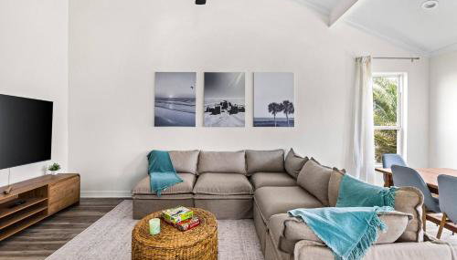 Palms & Pelicans - Foto 2, Other