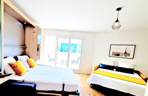 Stylish Stay Near Paris - 850m to Subway RER A - Netflix T1-4P - Foto 8