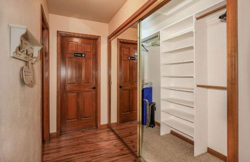 Oak Pond Retreat Stocked pond/pool table/BBQ Grill/EV Charger - Foto 37