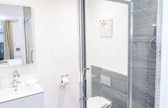 Spacious 2-Bed Apartment in Greenwich, By LS2G Stays - Foto 26