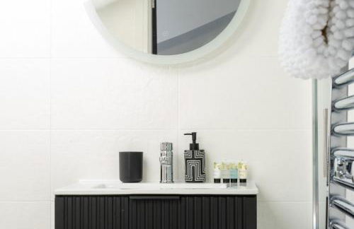 Luxury 4BDR House By Torr Property Group Short Lets & Serviced Accommodation With Free Gated Secure Parking & Private Patio Garden Liverpool - Foto 68