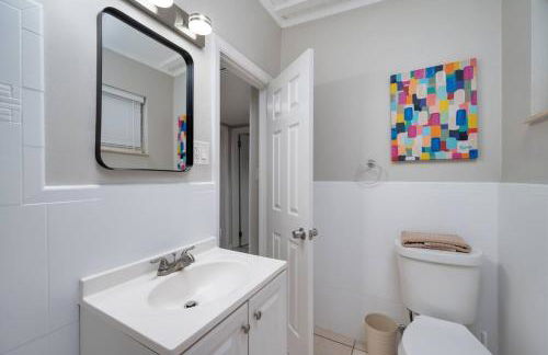 Stylish 2BR Home Near Disney and Universal Orlando - Foto 15