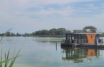 Urlaub im schwimmenden Ferienhaus, mitten in der Natur - Foto 2
