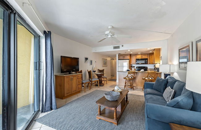 Ocean View Suite w Pool Hot Tub Beach Access - Photo 4