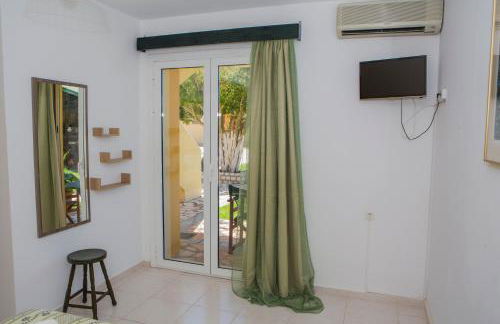 Sandy Beach Villas and Apartments - Photo 35