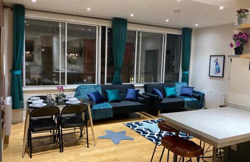 Central Sheffield 3BED 3BATH IV Pent-Apartment - Photo 1