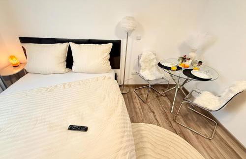 Zentrumsnahe Wohnung - Tram, Amazon Prime und Self Check in - Foto 1