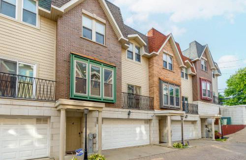 Windy City Getaway - 3BR 2BA Chicago Townhouse home - Photo 5