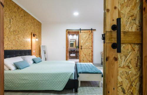 Castanheiro's Place - Photo 26