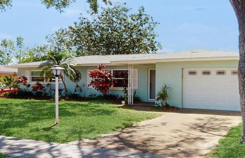 Relax in Retro - Photo 22