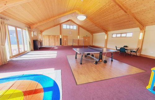 The Victorian Barn, Self-Catering Holidays with Pool and Hot Tubs, Dorset - Photo 16