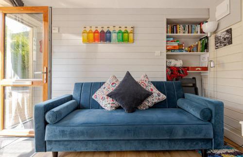 The Scullery - a quirky annex with wood fire - Foto 39