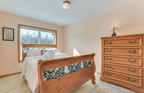 Lakefront Home with Yard and Views in Cheboygan! - Foto 21