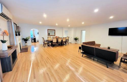 Private and large 2 bedroom house with Pool table, backyard and office near attractions - Foto 16