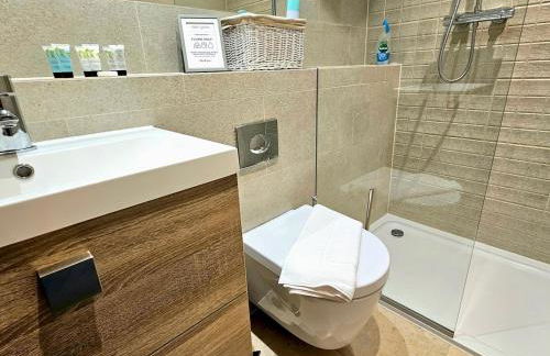 Beautiful Views Historic 16th Cent Barn Conversion - Pass the Keys - Foto 39