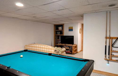 Bright Post & Beam Retreat with Fire Pit & Game Room Near Acadia | Sorrento, Maine - Foto 34