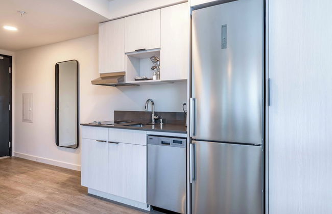 Marina Square Suites - Photo 20