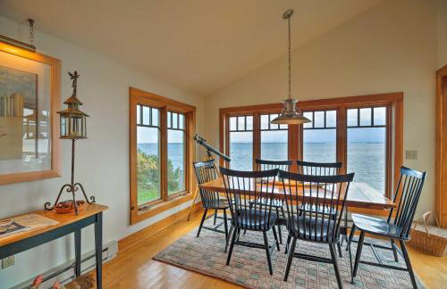 Lake Champlain Cottage with Private Deck and Fire Pit! - Foto 9