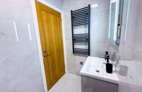 Gorgeous 1 bed flat, Sleeps 4, free Parking, Pet friendly, Pudsey, Leeds - Foto 21