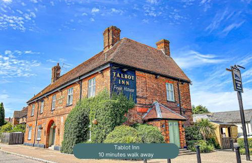 Stylish Duplex Apartment - Close to City Centre - Free Parking, Balcony, Self-Check-In, Fast WiFi and Smart TVs by Yoko Property - Foto 20