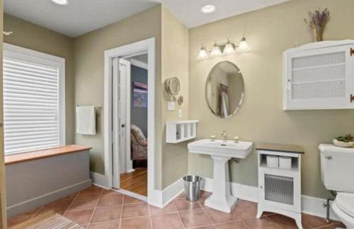 Majestic Family Home in Saratoga New York - Photo 16